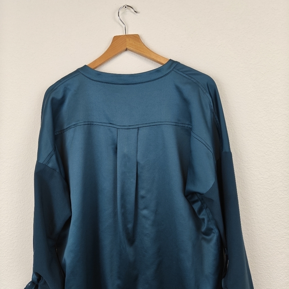 Lysse Kat Button Down Blouse Size Medium Women's Satin Button Up Shirt - Picture 13 of 15